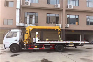 桦川附近汽车轮胎更换